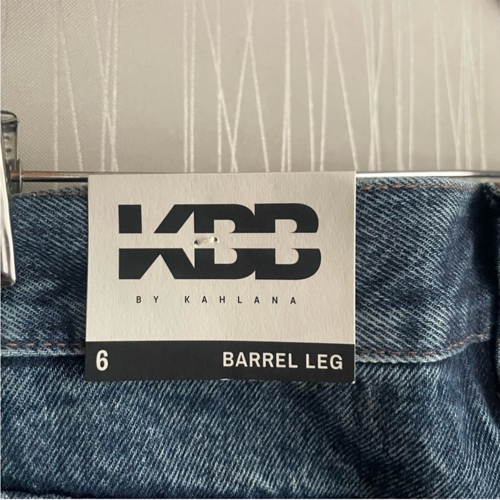 KBB by KAHLANA x Target Women's 6 Mid-Rise Wide Leg The Kahlana Jean Dark Wash - Picture 9 of 16